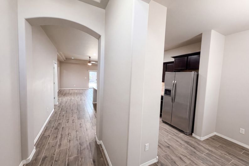 Photo 9 of 24 of 6384 Red Falcon Dr NE, Rio Rancho, NM