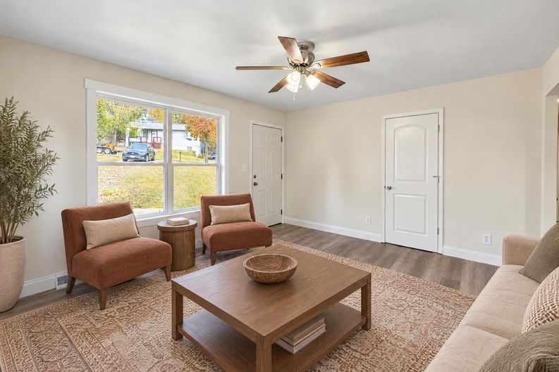 Photo 4 of 17 of 2846 Plato Pl, De Soto, MO