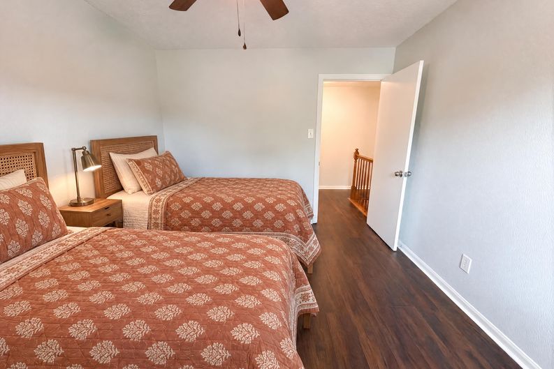 Photo 13 of 25 of 16121 Lakeview Dr, Jersey Village, TX
