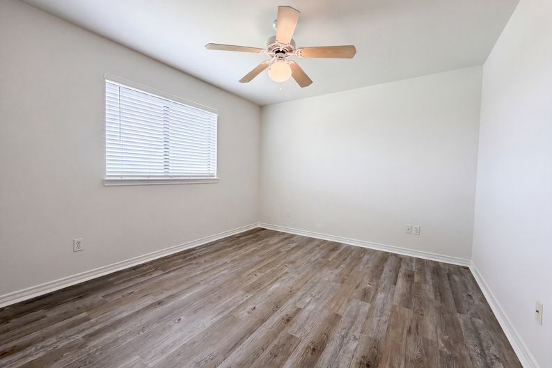 Photo 15 of 20 of 6041 King Trl, Corpus Christi, TX