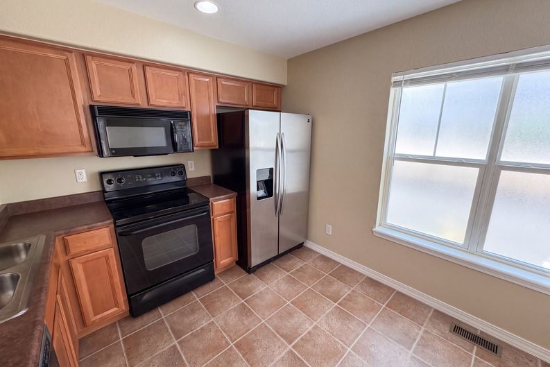 Photo 11 of 33 of 23560 Alamo Pl, Aurora, CO