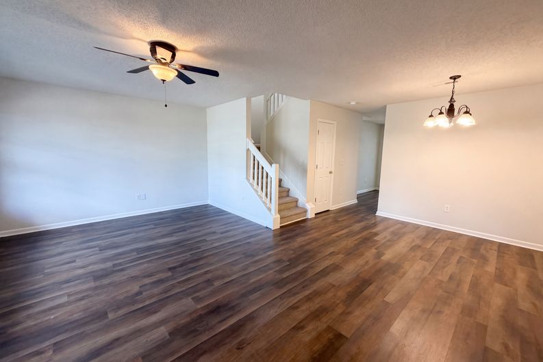 Photo 7 of 20 of 112 Taylor Cir, Goose Creek, SC