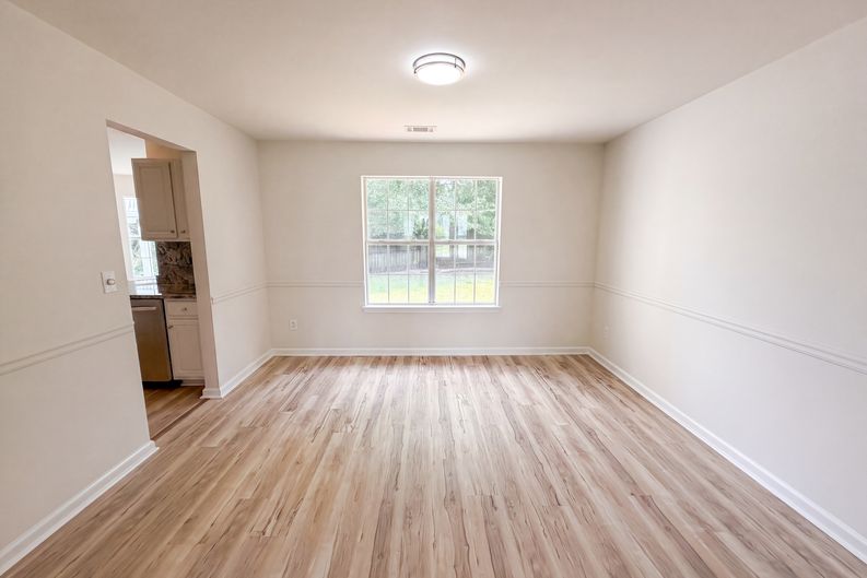Photo 7 of 23 of 401 Callaway Ln, Conyers, GA