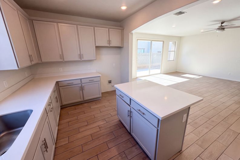 Photo 9 of 46 of 15237 W Sherman St, Goodyear, AZ