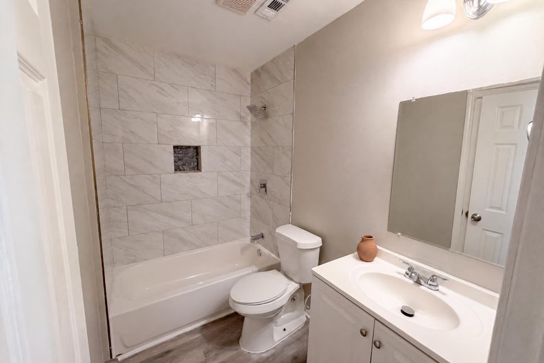 Photo 11 of 19 of 5067 Redan Rd, Stone Mountain, GA