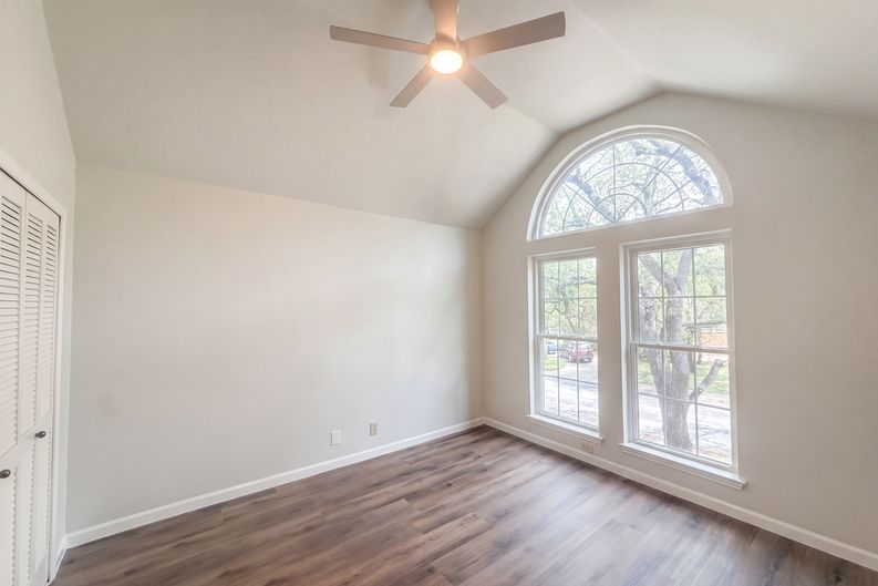 Photo 13 of 28 of 15626 Dove Meadow St, San Antonio, TX