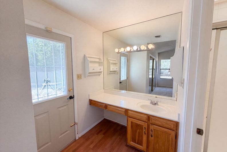 Photo 14 of 22 of 6908 Welton Dr NE, Albuquerque, NM