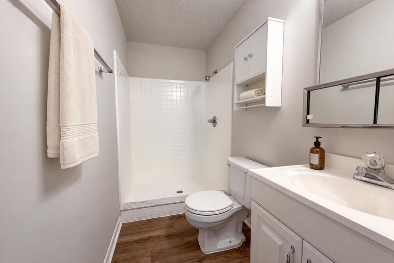 Photo 10 of 21 of 8965 Grampian Dr N, Jacksonville, FL