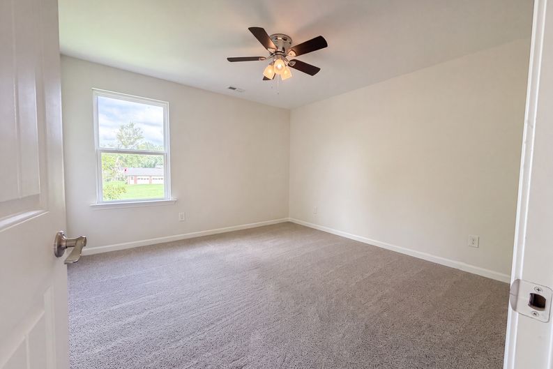 Photo 11 of 17 of 2520 Val Marie Dr, Madison, TN