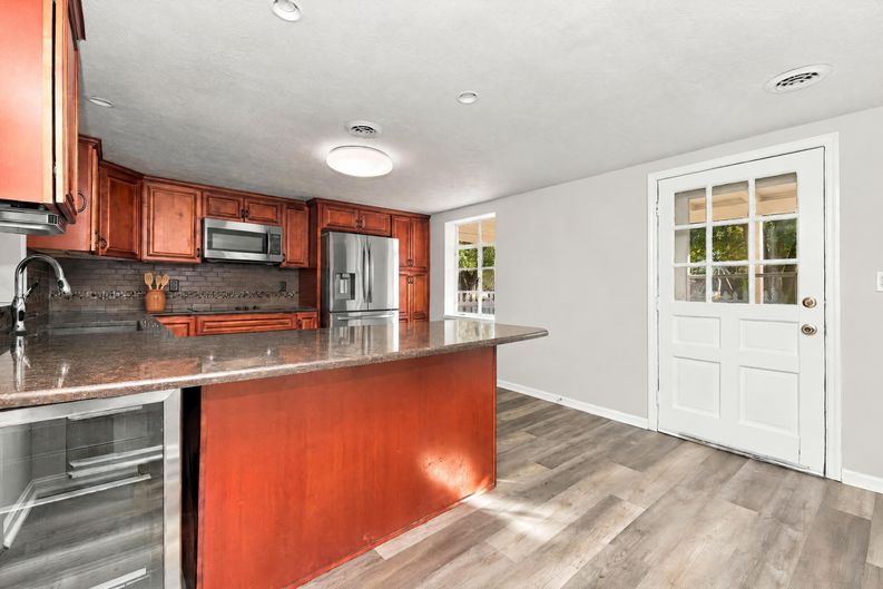 Photo 3 of 21 of 1207 W Spring Valley Pike, Dayton, OH
