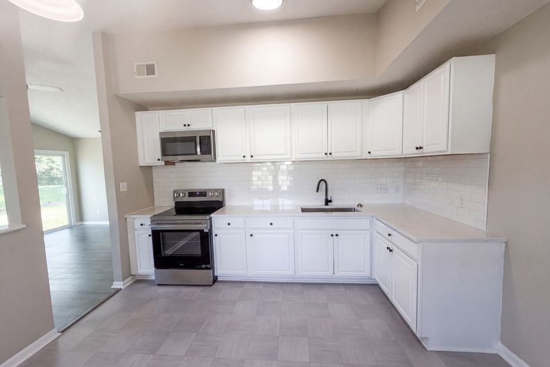 Photo 6 of 16 of 1549 Bingham Dr, Fayetteville, NC