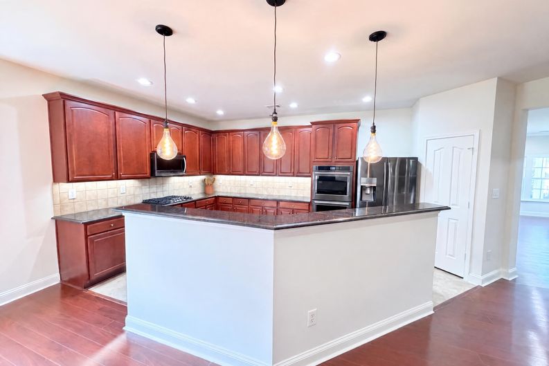 Photo 6 of 25 of 14903 Superior St, Charlotte, NC