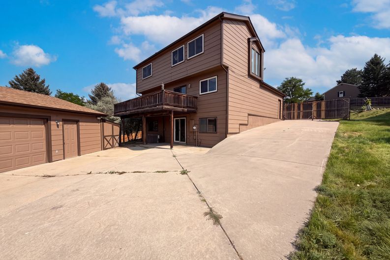 Photo 5 of 38 of 8273 W Plymouth Pl, Littleton, CO