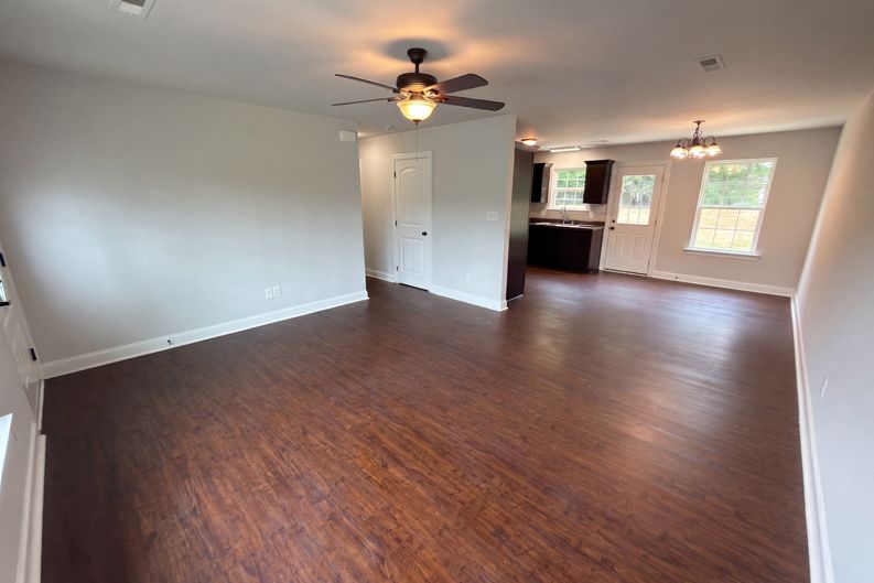 Photo 7 of 17 of 1411 Foxbrook Cir, Lancaster, SC