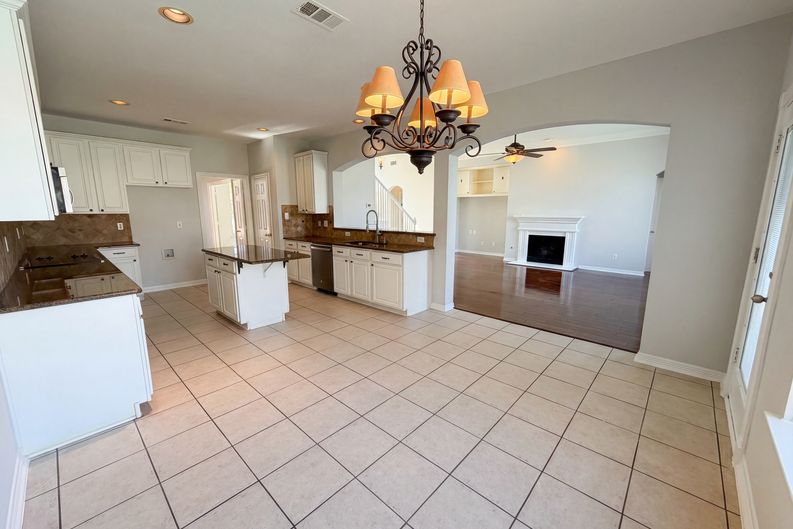 Photo 12 of 34 of 1412 Spring Ridge Ln, Flower Mound, TX