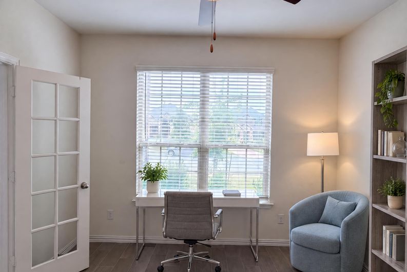 Photo 11 of 27 of 1421 Prairie Lake Ct, Carrollton, TX