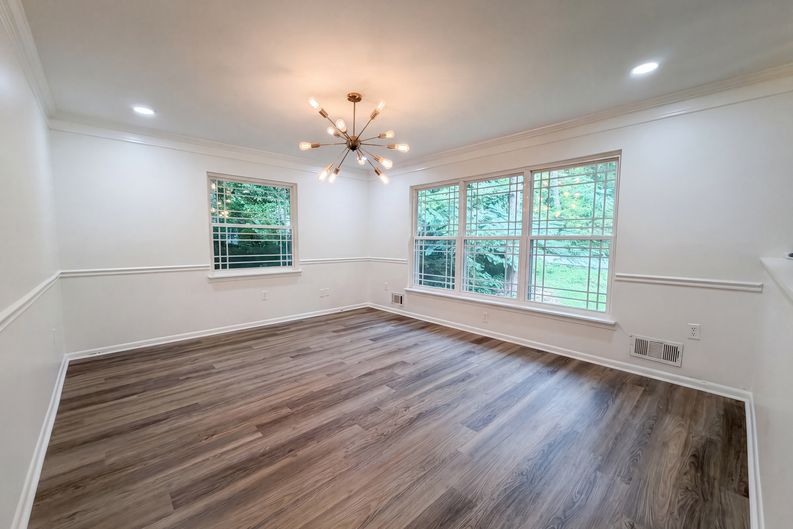 Photo 7 of 23 of 1909 Wisterwood Dr, Hoover, AL