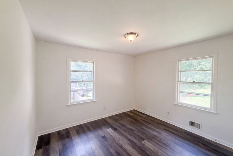 Photo 7 of 17 of 3119 Holbrook Dr SW, Marietta, GA