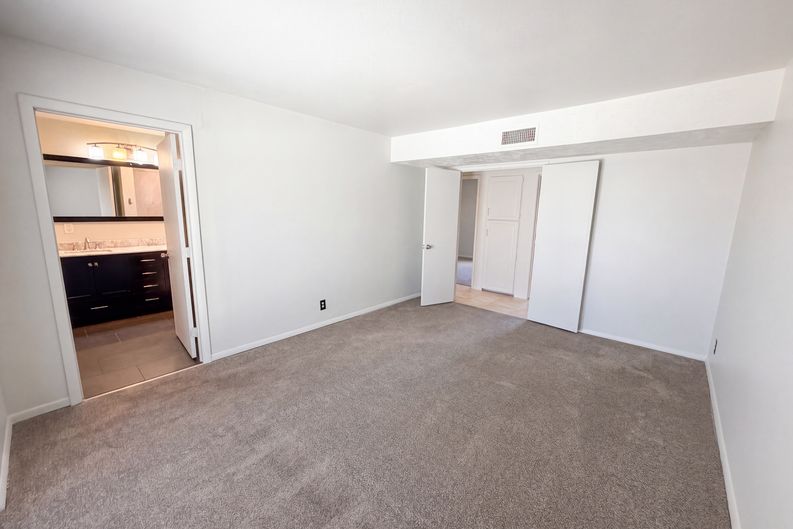 Photo 15 of 21 of 817 W Isabella Ave, Mesa, AZ