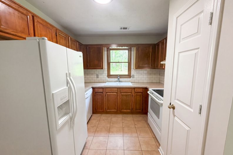 Photo 6 of 16 of 1514 Willow Gate Way, Auburn, GA