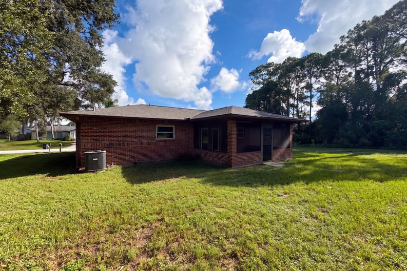 Photo 23 of 25 of 1008 Lynbrook St NW, Palm Bay, FL