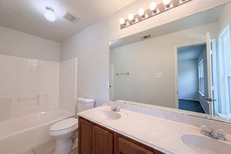 Photo 9 of 17 of 825 Village Point Ln, Fort Worth, TX