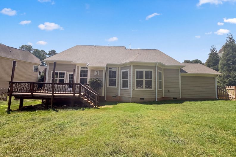 Photo 5 of 19 of 131 Lakeshore Hills Dr, Mooresville, NC