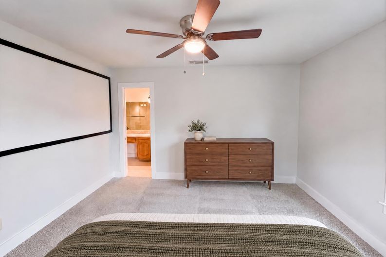 Photo 10 of 19 of 13324 Pandora Cir, Dallas, TX