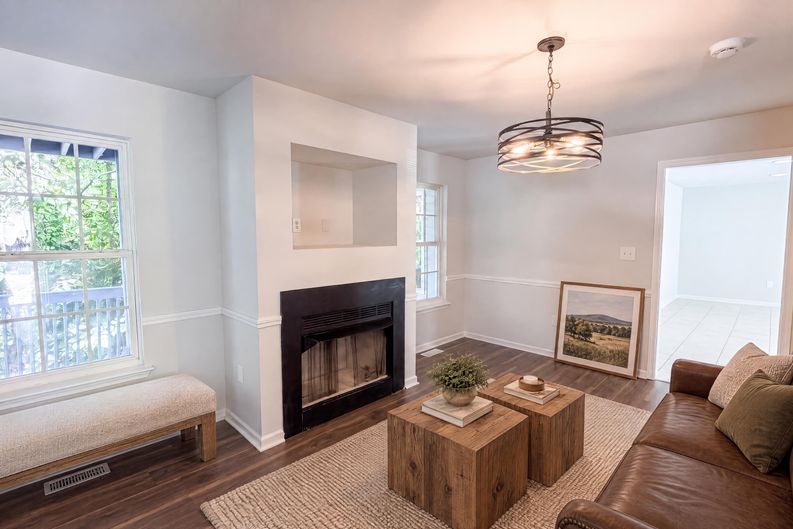 Photo 3 of 23 of 6226 Dumont Ln, Charlotte, NC