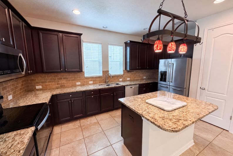 Photo 6 of 39 of 8231 Laureate Blvd, Orlando, FL