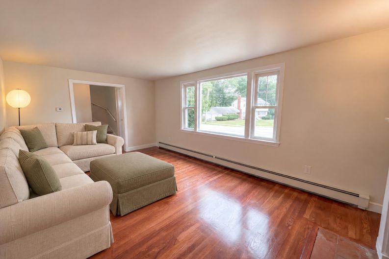 Photo 6 of 28 of 48 Woodlawn St, Randolph, MA