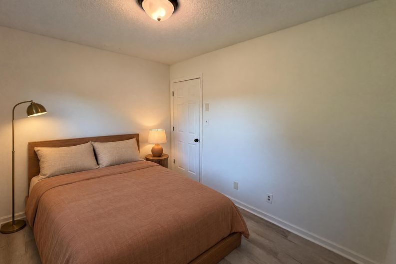 Photo 16 of 27 of 7301 Meadowbrook Cir, Knoxville, TN