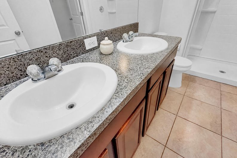 Photo 6 of 23 of 10113 Rosemary Leaf Ln, Riverview, FL