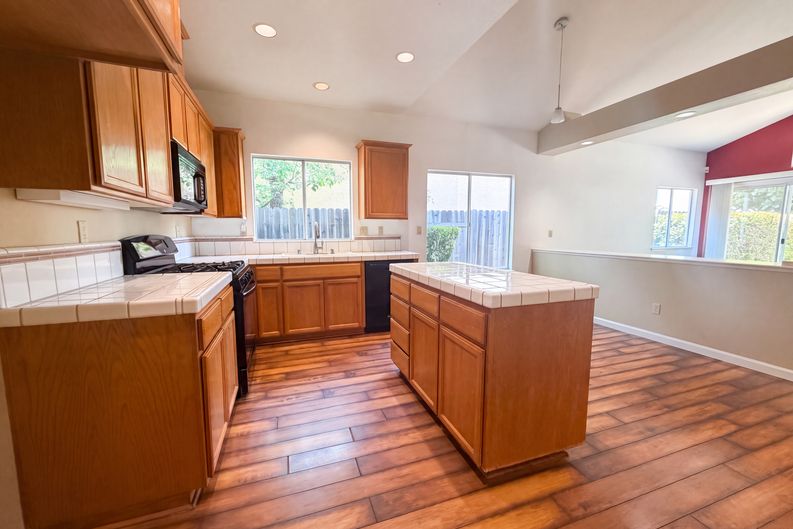Photo 37 of 44 of 5344 Swindon Rd, Rocklin, CA