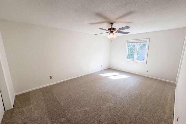 Photo 14 of 20 of 2020 Stoney Point Ln, Charlotte, NC