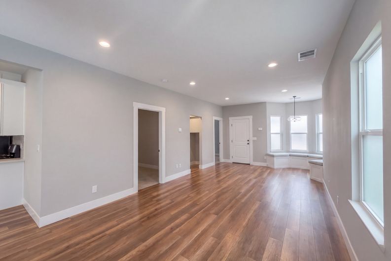 Photo 7 of 41 of 3210 San Jose Way, Sacramento, CA