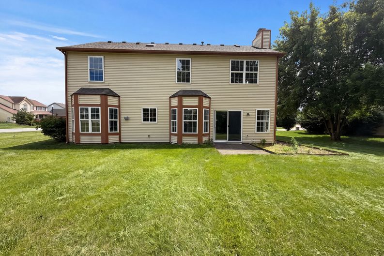 Photo 5 of 27 of 3502 Waterstone Dr, Indianapolis, IN