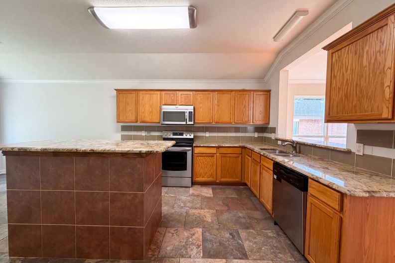 Photo 6 of 19 of 2324 Glenhaven Dr, McKinney, TX