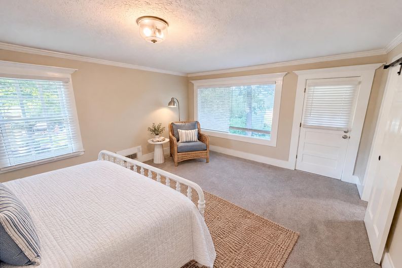 Photo 11 of 26 of 6257 N Summers Cir, Douglasville, GA