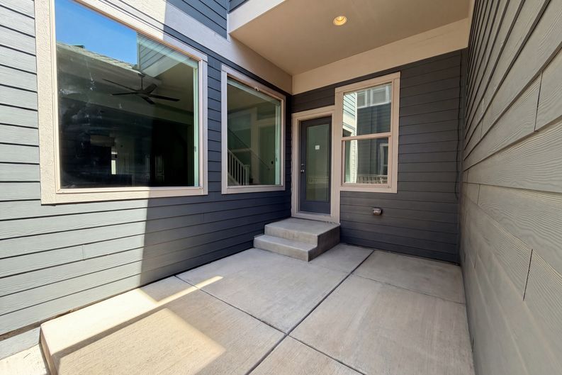 Photo 5 of 33 of 11466 E 27th Ave, Denver, CO