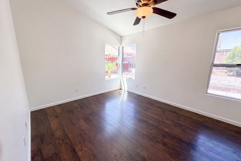 Photo 4 of 19 of 13154 Oberlin Ave, Victorville, CA