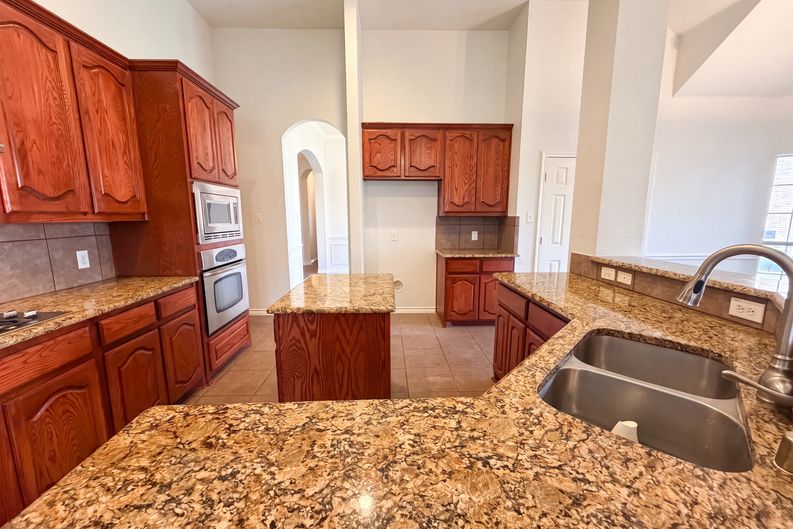 Photo 12 of 21 of 529 Olympia St, Desoto, TX