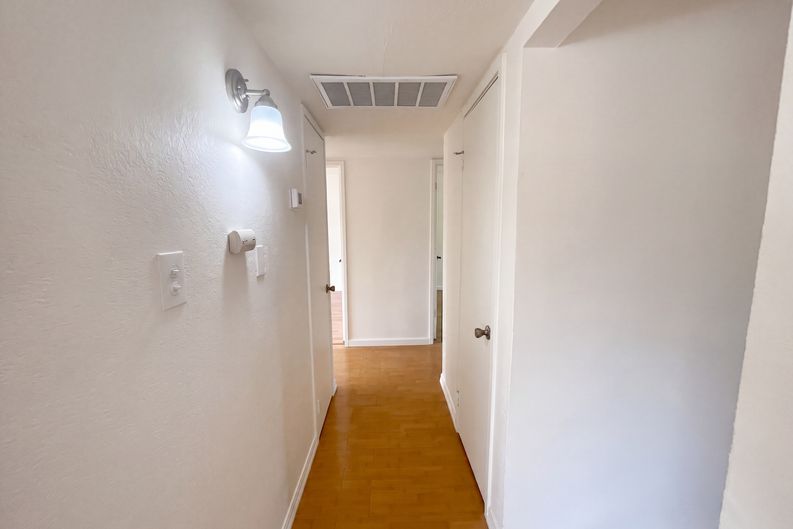 Photo 10 of 21 of 6920 Briggs Dr, Sacramento, CA
