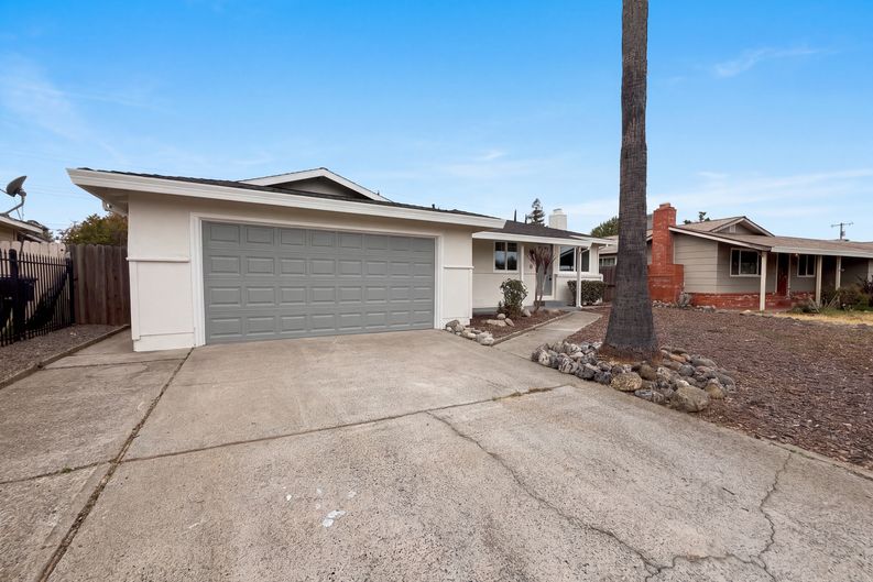 Photo 17 of 22 of 7550 Tamoshanter Way, Sacramento, CA