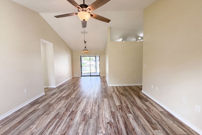 Photo 3 of 27 of 3430 55th Dr E, Bradenton, FL