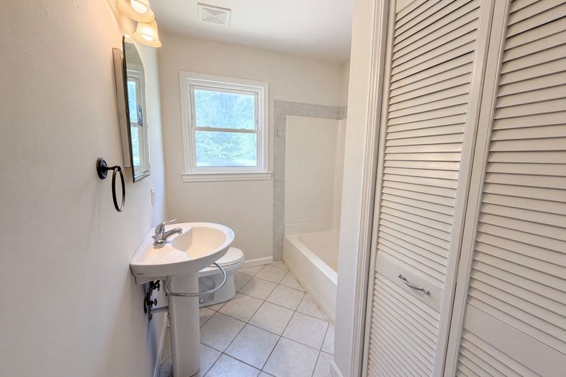 Photo 13 of 16 of 314 Langston Dr, Greenville, SC