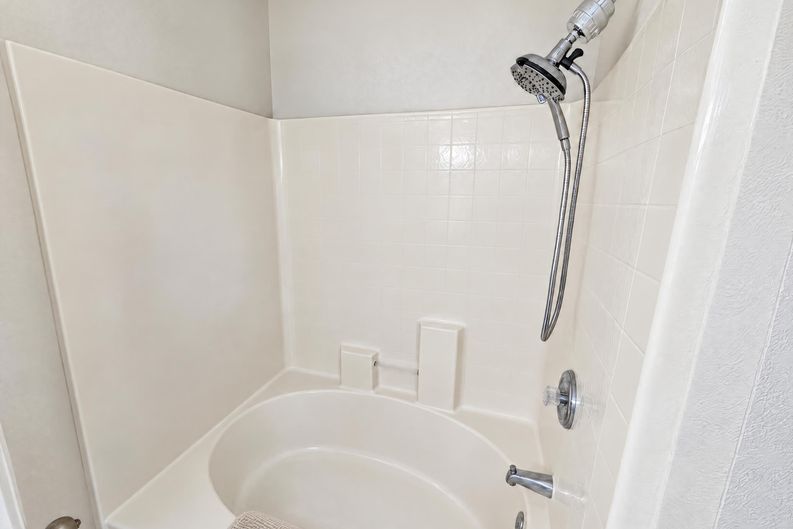 Photo 11 of 22 of 2708 White Oak Dr, Little Elm, TX