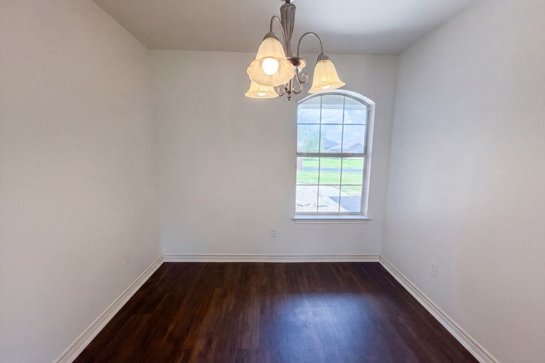 Photo 6 of 18 of 11239 Twin Spires Dr, Flint, TX