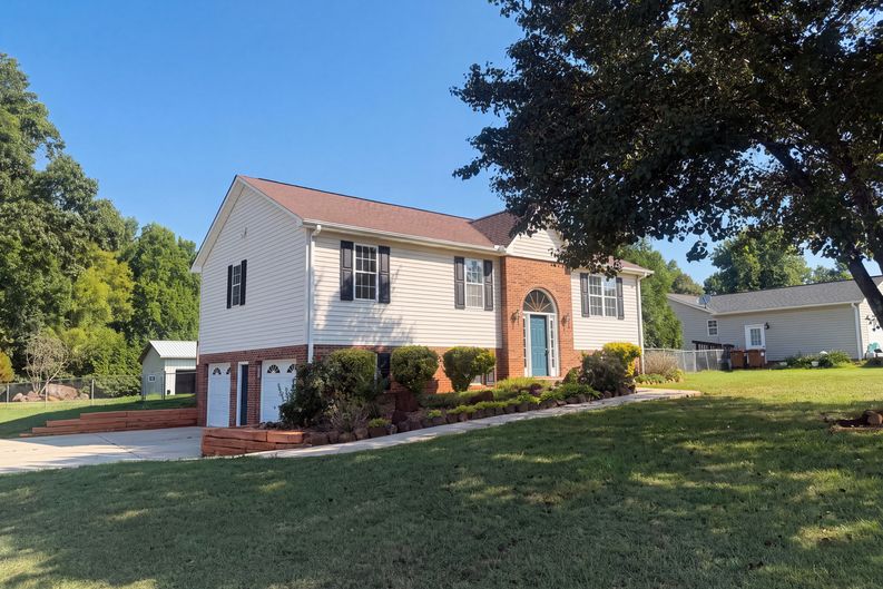 Photo 23 of 26 of 109 Briarcreek Dr, Winston Salem, NC