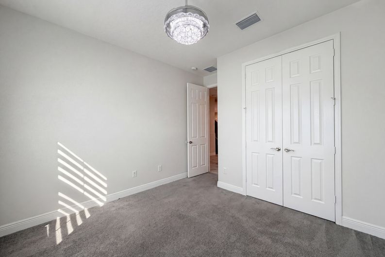 Photo 14 of 33 of 12643 Horseshoe Bend Dr, Lithia, FL